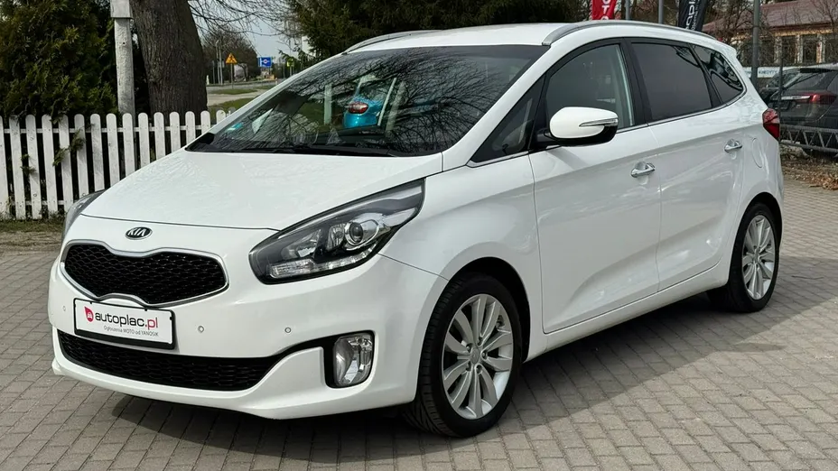 KIA Carens -
