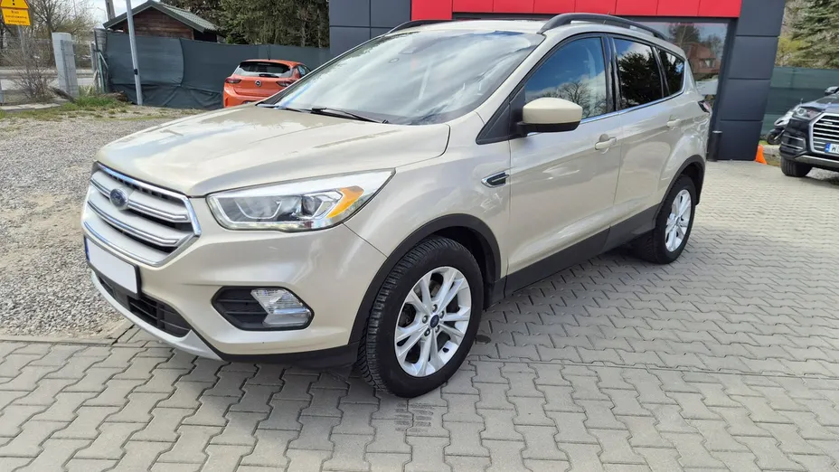 FORD Escape -