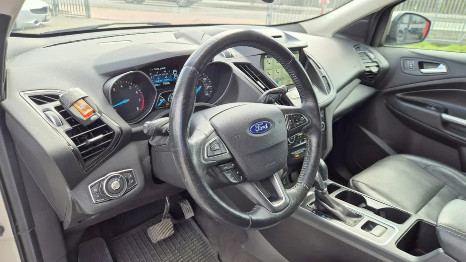 FORD Escape -