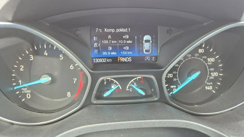 FORD Escape -