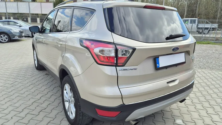 FORD Escape -