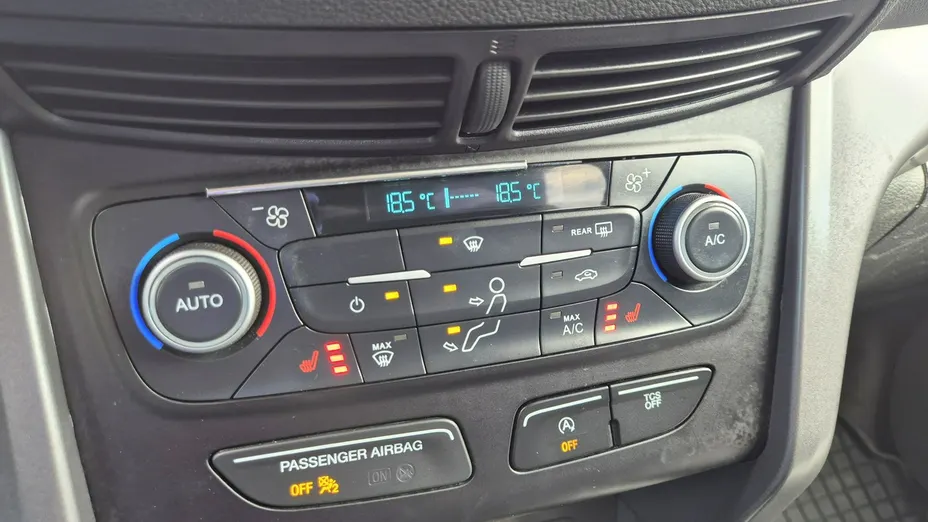 FORD Escape -