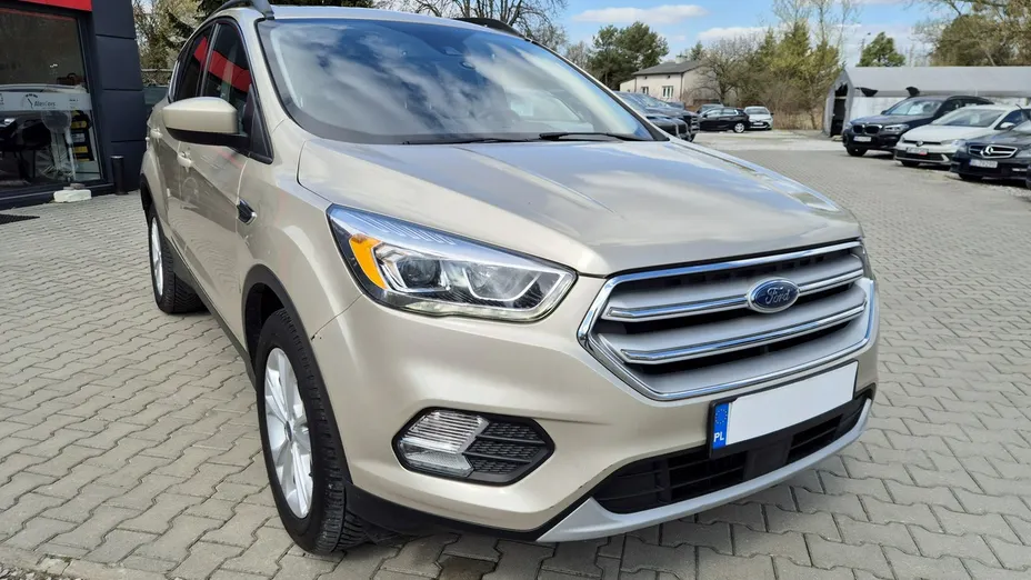 FORD Escape -