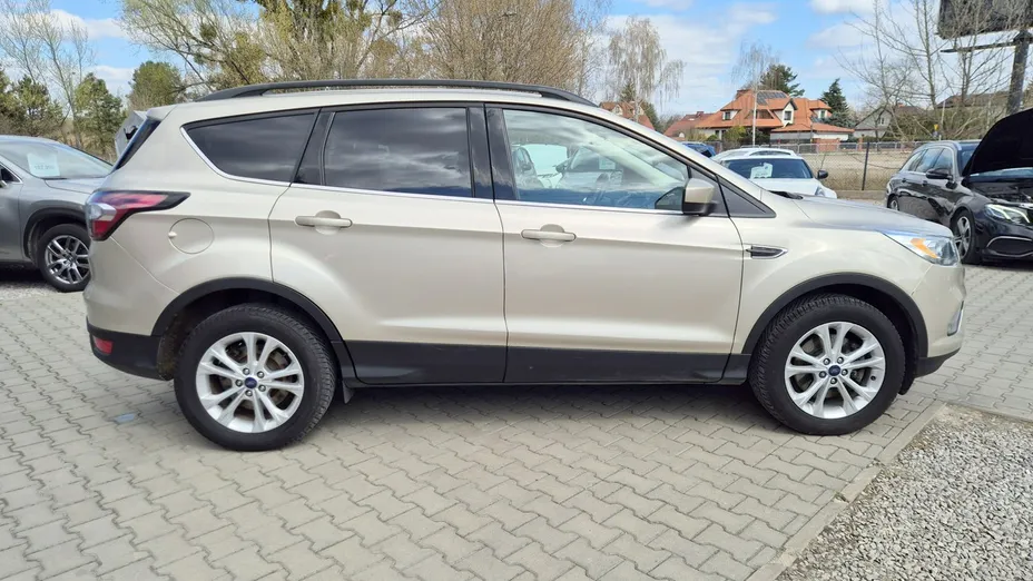 FORD Escape -