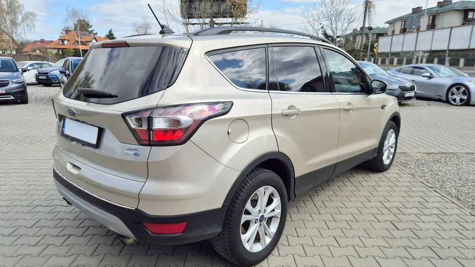 FORD Escape -