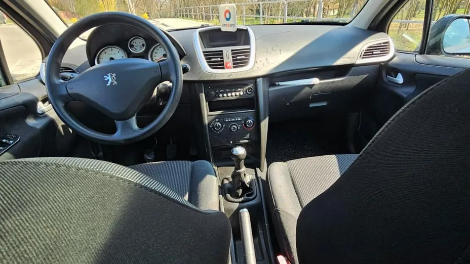 PEUGEOT 207 -