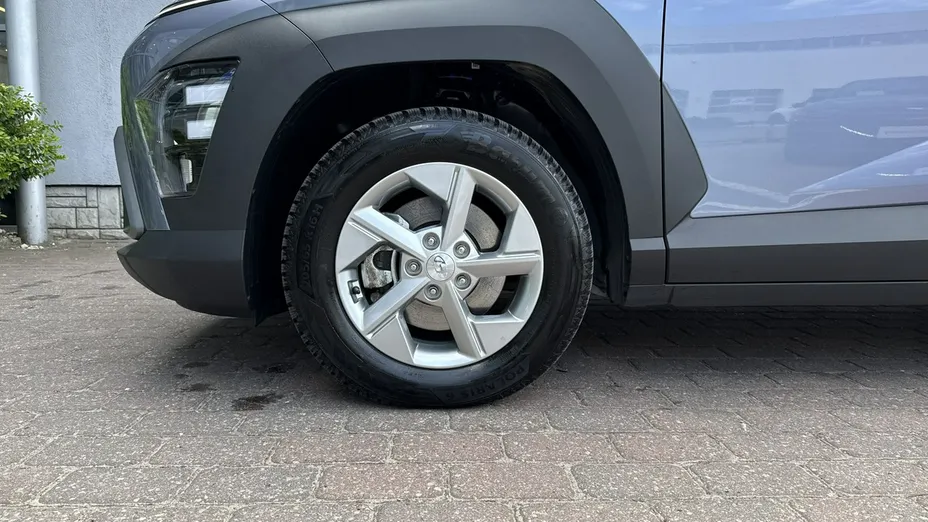 HYUNDAI Kona -