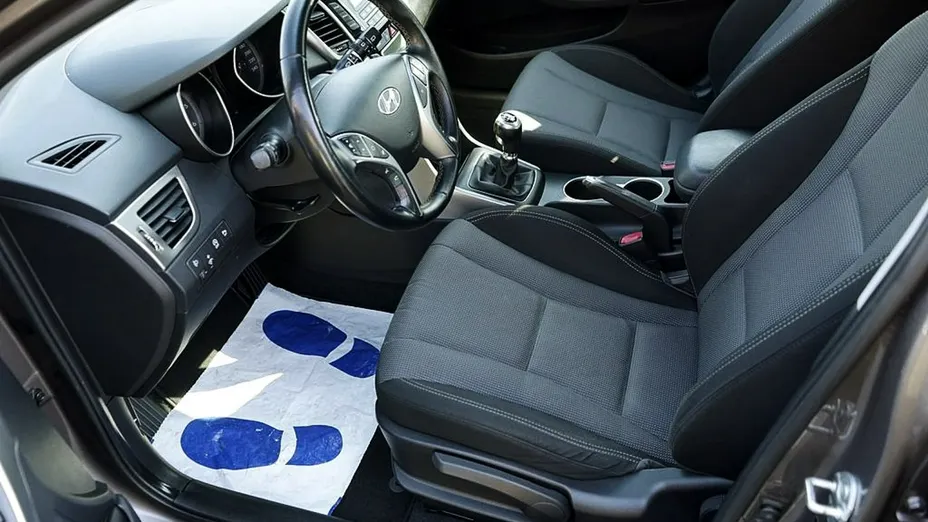 HYUNDAI i30 -