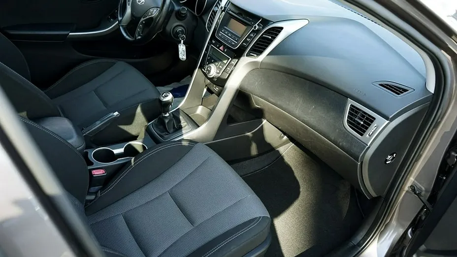 HYUNDAI i30 -