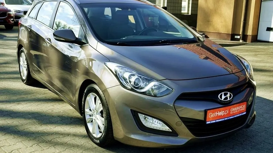 HYUNDAI i30 -
