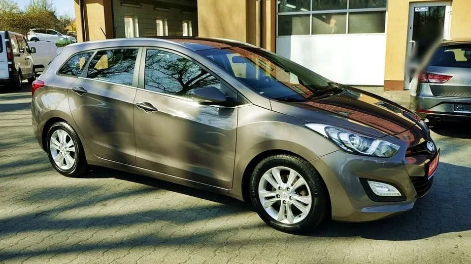 HYUNDAI i30 -