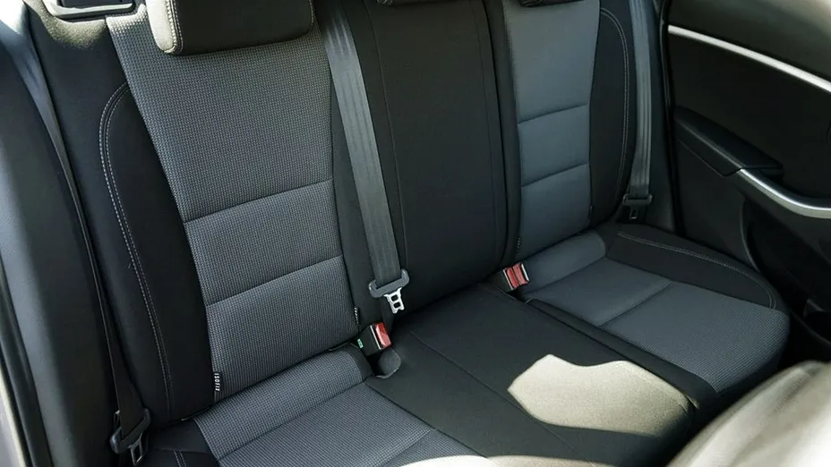 HYUNDAI i30 -