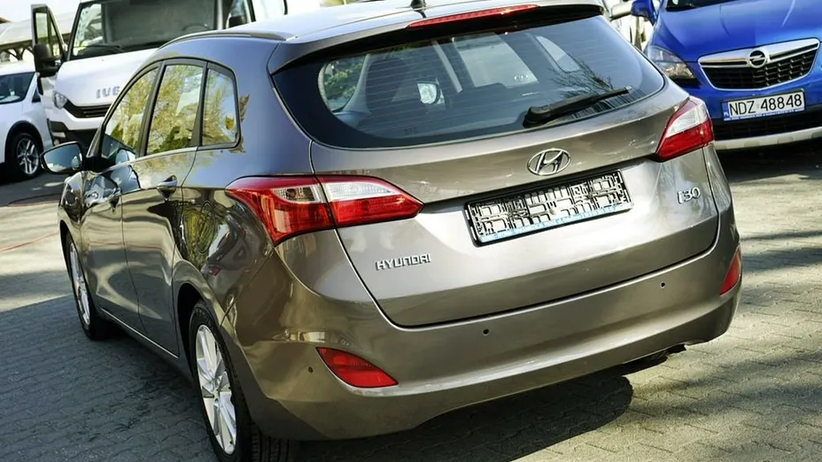 HYUNDAI i30 -