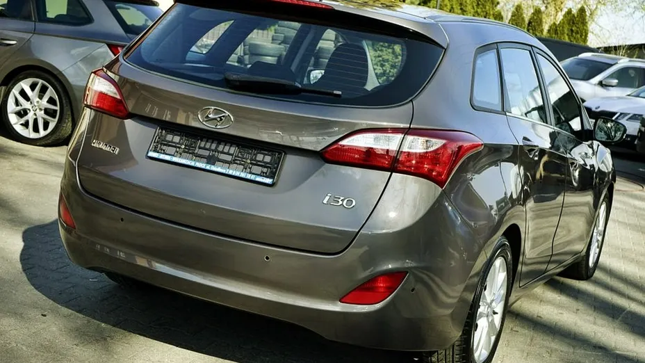 HYUNDAI i30 -