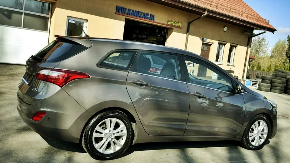 HYUNDAI i30 -