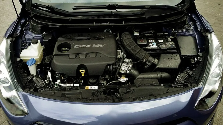 HYUNDAI i30 -