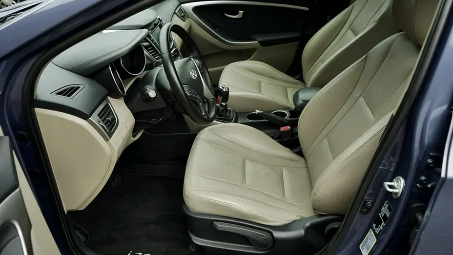 HYUNDAI i30 -