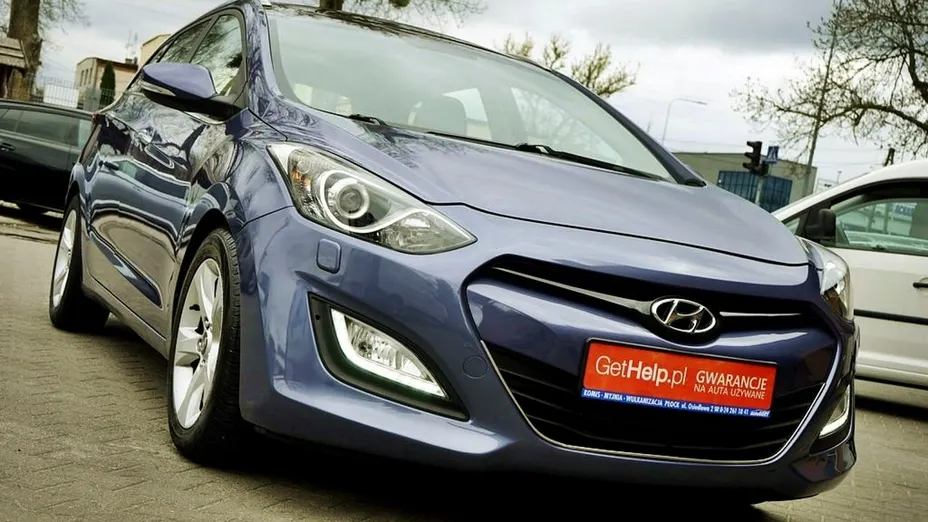 HYUNDAI i30 -