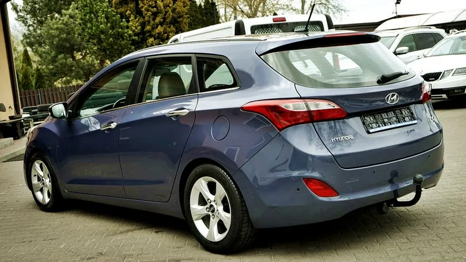 HYUNDAI i30 -