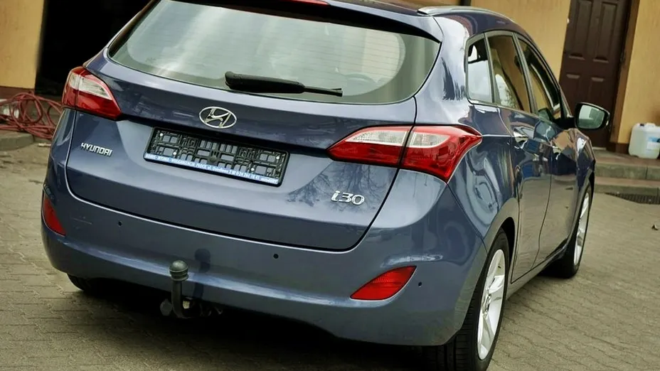 HYUNDAI i30 -