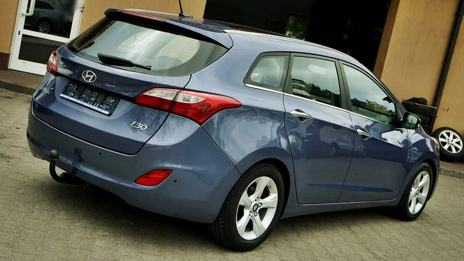 HYUNDAI i30 -