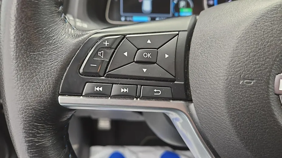 NISSAN Leaf -