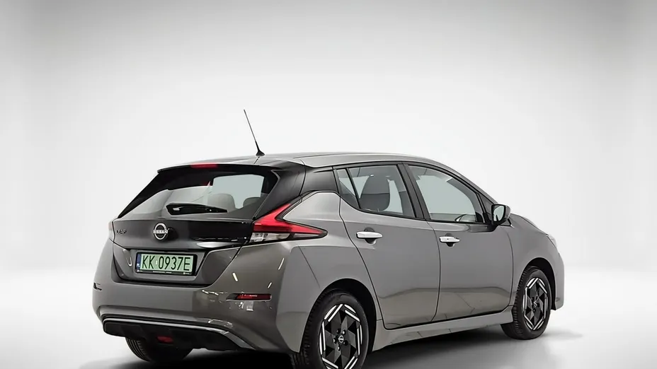NISSAN Leaf -
