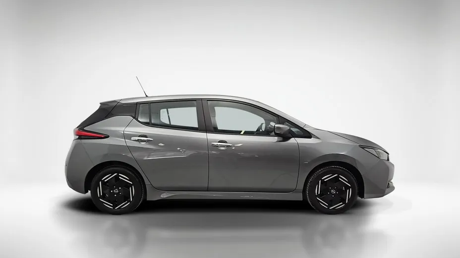 NISSAN Leaf -