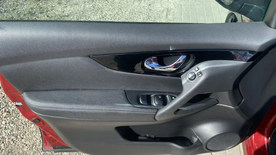 NISSAN Qashqai -