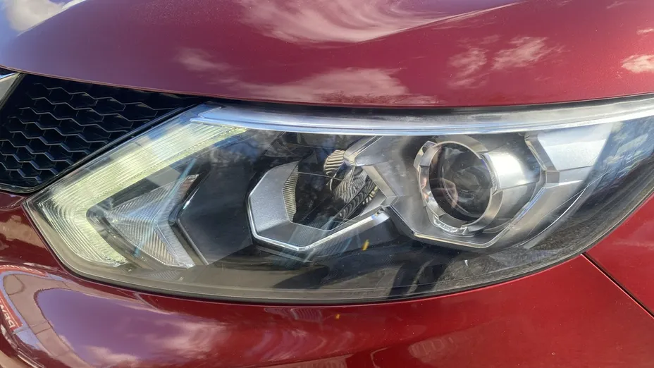 NISSAN Qashqai -