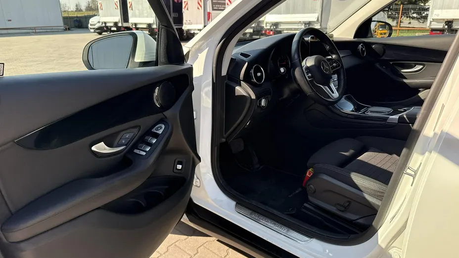 MERCEDES-BENZ GLC -