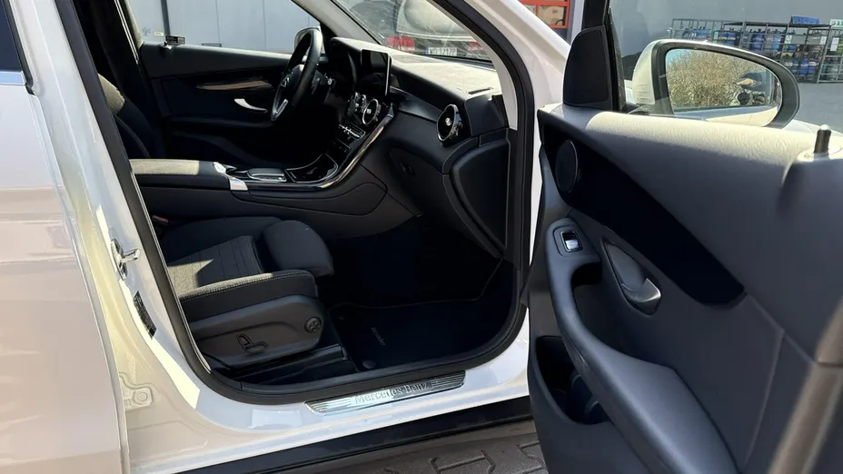 MERCEDES-BENZ GLC -