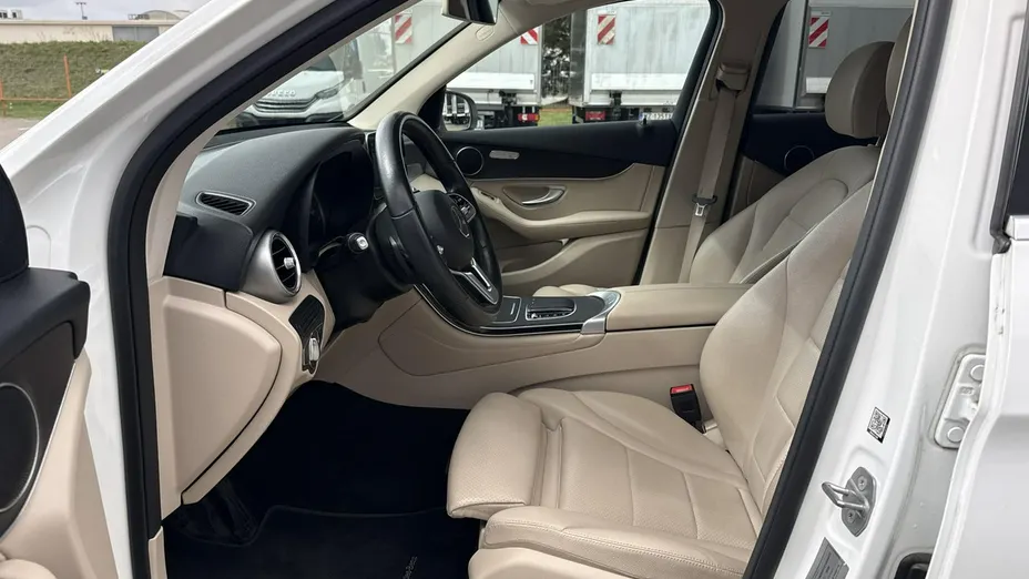 MERCEDES-BENZ GLC -
