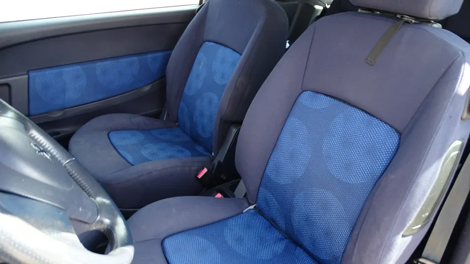 PEUGEOT 1007 -
