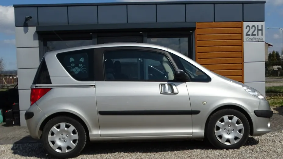 PEUGEOT 1007 -