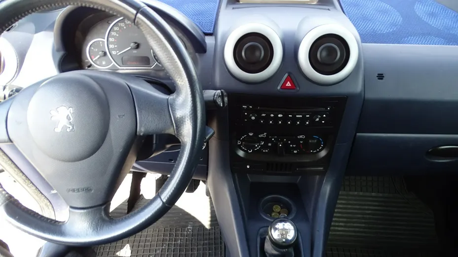 PEUGEOT 1007 -