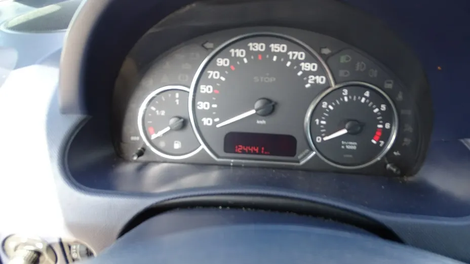 PEUGEOT 1007 -