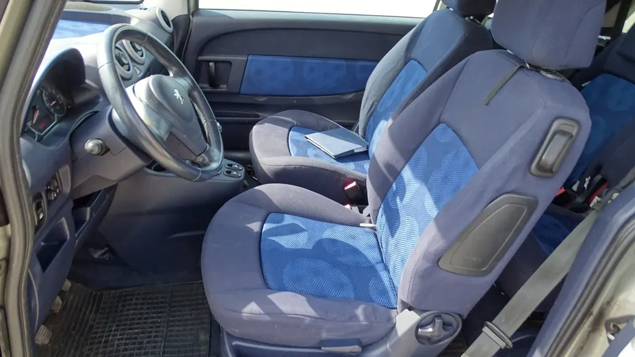 PEUGEOT 1007 -