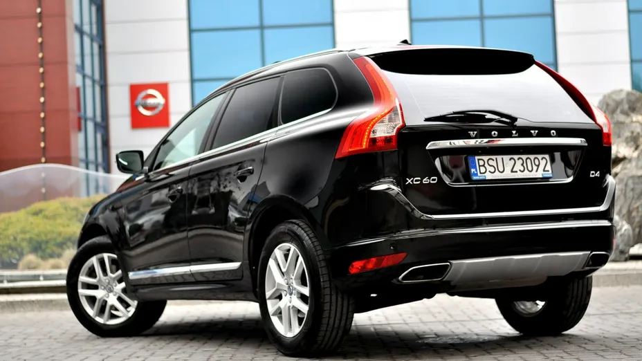 VOLVO XC60 -
