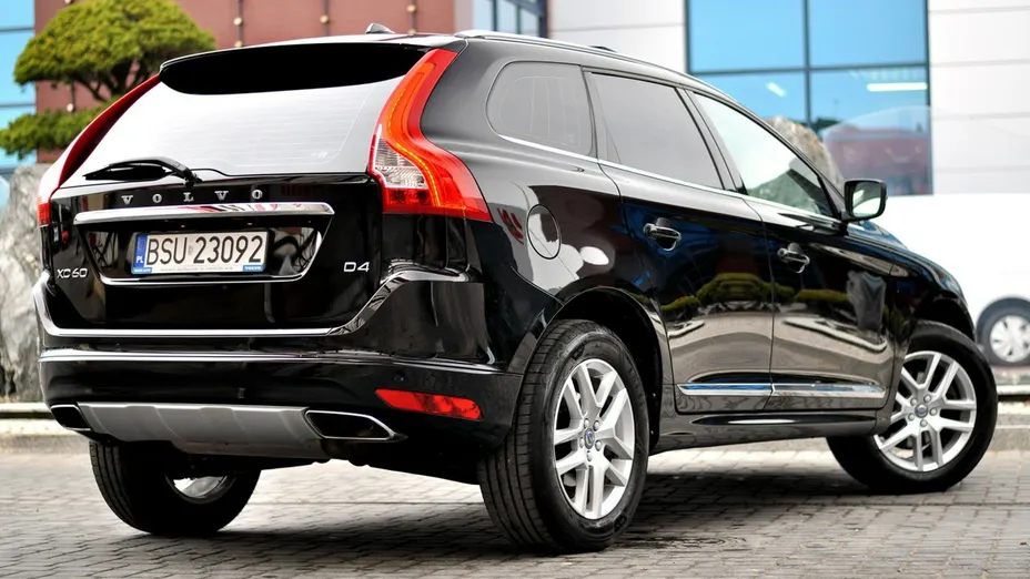 VOLVO XC60 -