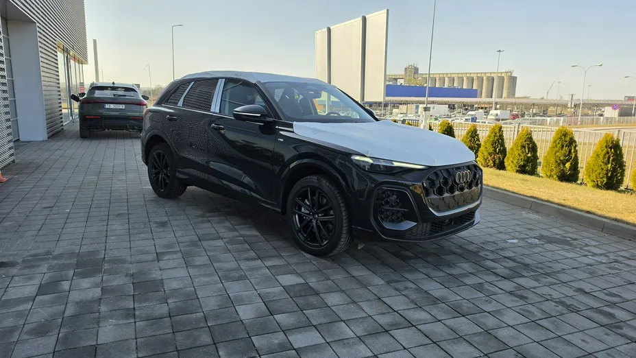 AUDI Q5 -