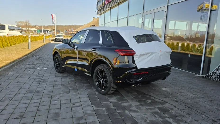 AUDI Q5 -