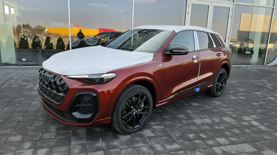 AUDI Q5 -