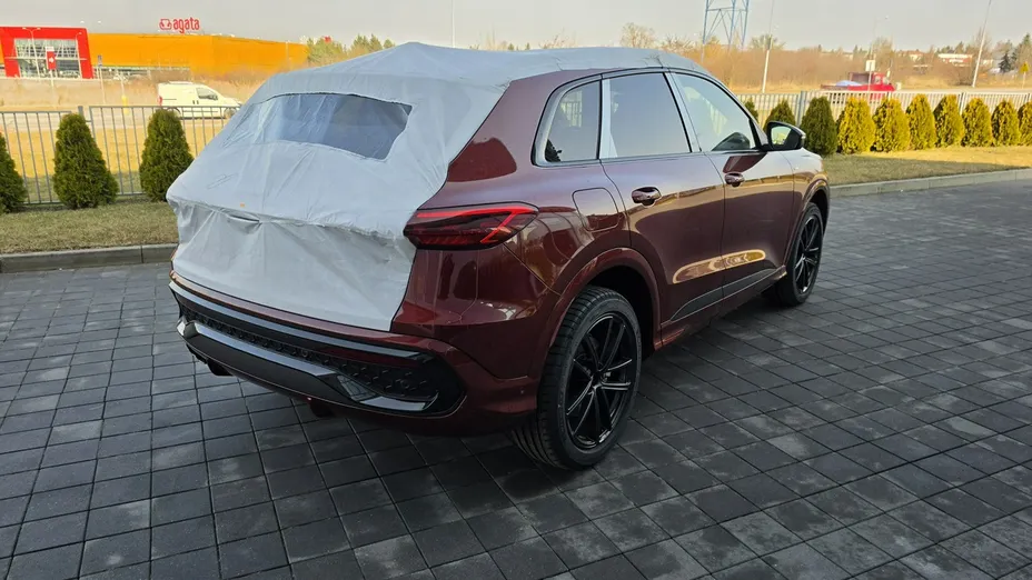 AUDI Q5 -