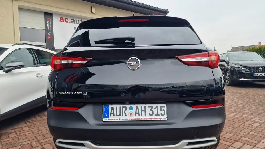 OPEL Grandland X -