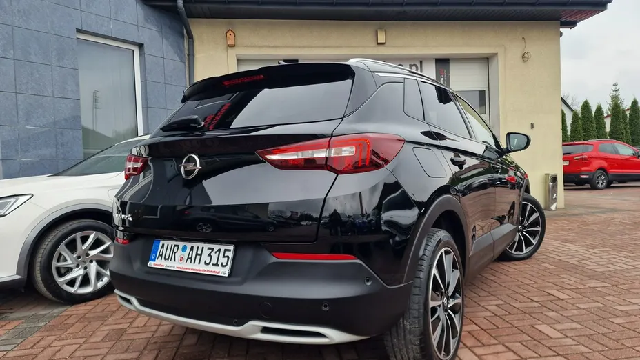 OPEL Grandland X -