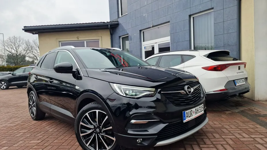 OPEL Grandland X -