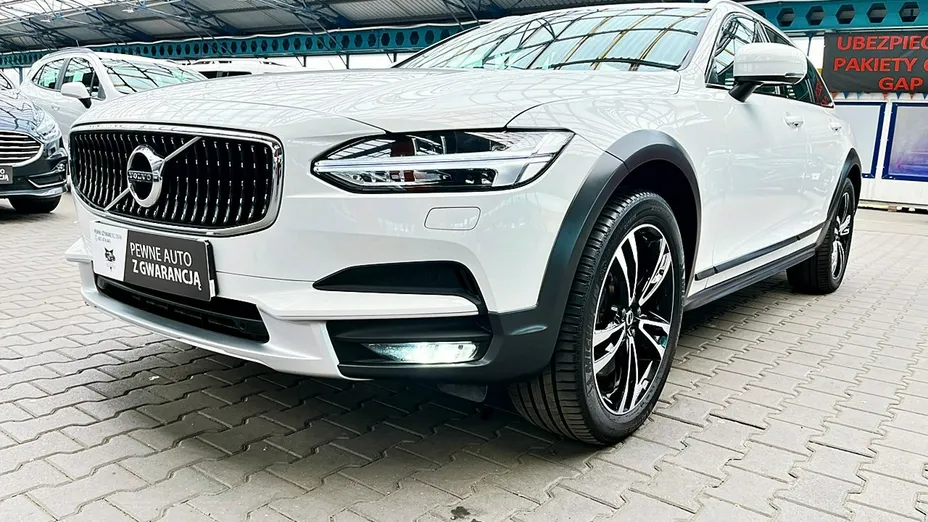 VOLVO V90 -