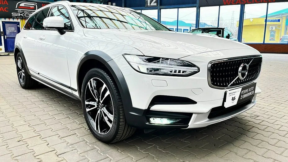 VOLVO V90 -