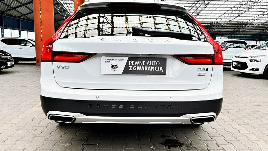 VOLVO V90 -